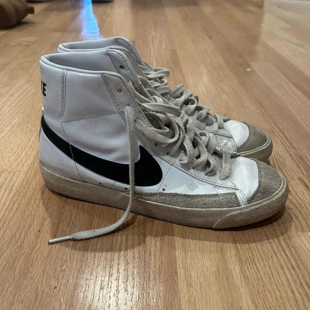 NIKE Blazer Women’s Size 7